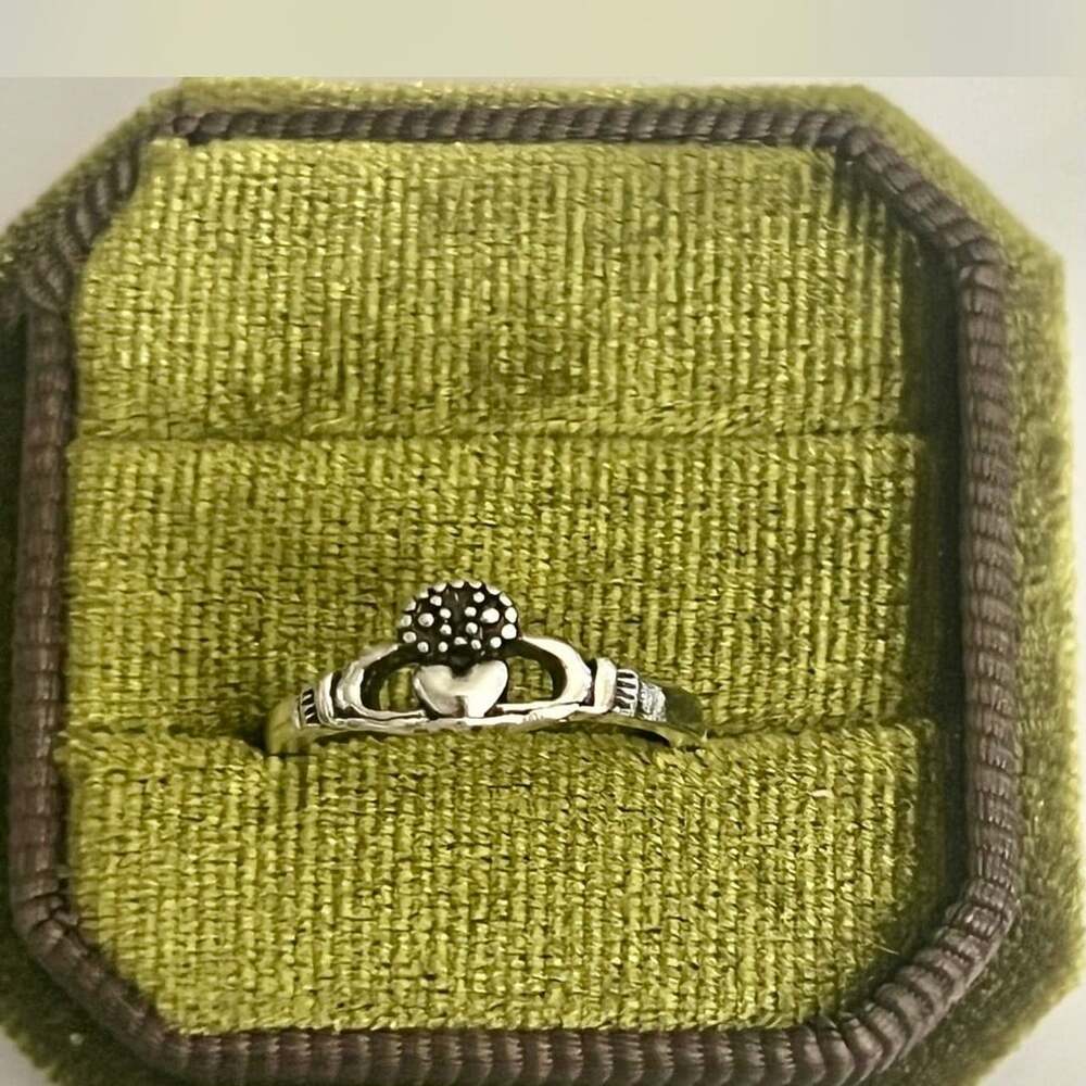 Silver Marcasite Claddagh Ring Size 6